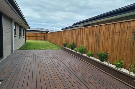 Photo of property in 8 Northmoor Boulevard, Rolleston, 7615