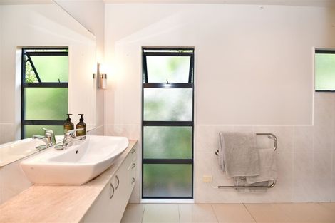 Photo of property in 15 Maire Road, Orewa, 0931