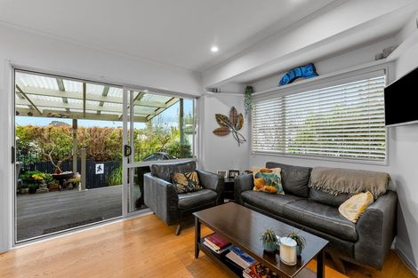 Photo of property in 21 Hastings Road, Mairangi Bay, Auckland, 0630