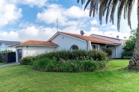 Photo of property in 2/63 Walworth Avenue, Pakuranga Heights, Auckland, 2010