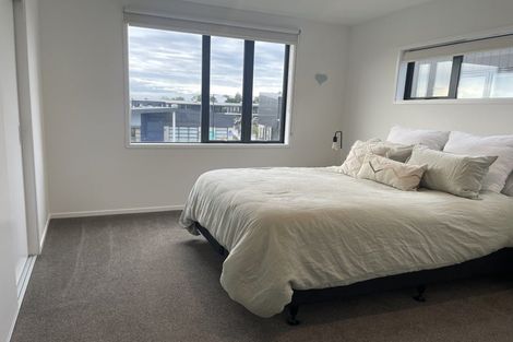 Photo of property in 16 Joshua Carder Drive, Hobsonville, Auckland, 0616