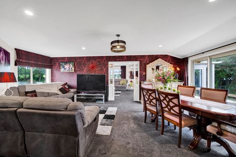 Photo of property in 24 Park Lane, Waitara, 4320