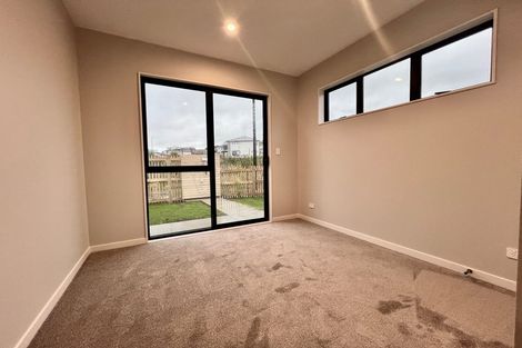 Photo of property in 16 Kiokio Place, Swanson, Auckland, 0614
