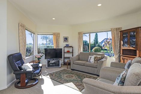 Photo of property in 6 Flemington Place, Taradale, Napier, 4112