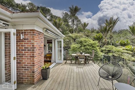 Photo of property in 46 Otitori Bay Road, Titirangi, Auckland, 0604
