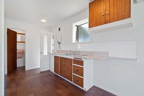 Photo of property in 9 Cross Street, Coalgate, 7673