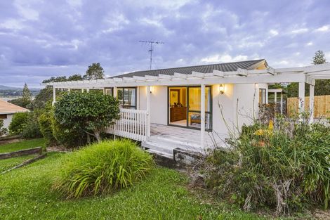 Photo of property in 107 Pah Road, Cockle Bay, Auckland, 2014