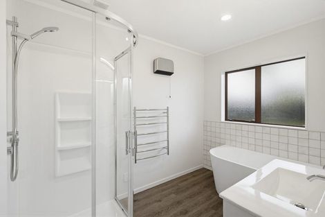 Photo of property in 4 Glen Loch Place, Paraparaumu, 5032