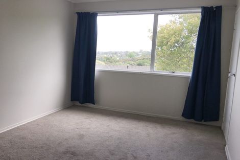 Photo of property in 21 Finn Place, Totara Vale, Auckland, 0629