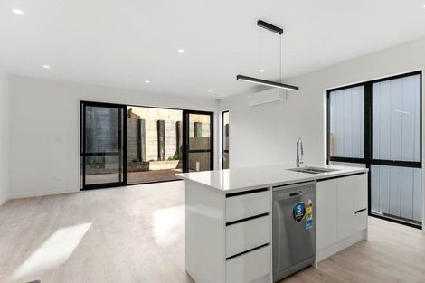 Photo of property in 43 Puwha Street, Massey, Auckland, 0614