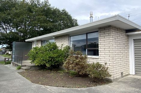 Photo of property in 21 Salford Avenue, Redwood, Christchurch, 8051