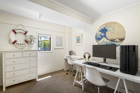 Photo of property in 8 Poaka Place, Beach Haven, Auckland, 0626