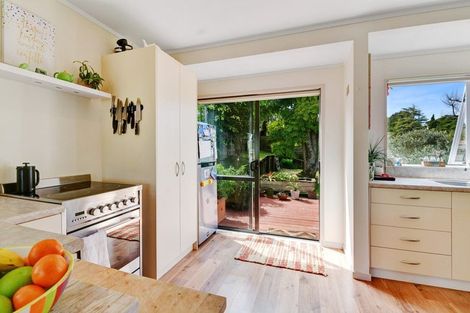 Photo of property in 94 Athena Drive, Totara Vale, Auckland, 0629