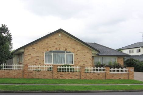 Photo of property in 33 Maghera Drive, East Tamaki Heights, Auckland, 2016