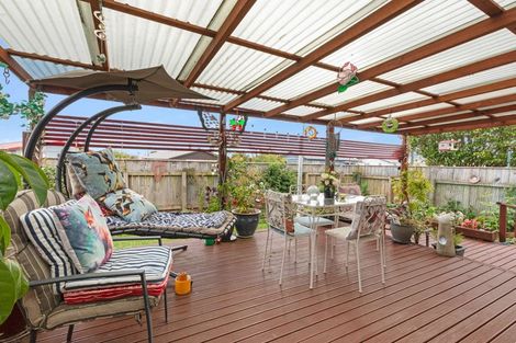 Photo of property in 35 Strathmore Avenue, Levin, 5510