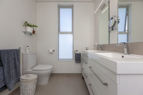 Photo of property in 72 Kakariki Grove, Waikanae, 5036