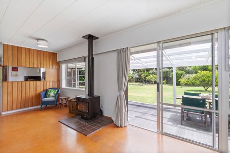 Photo of property in 39 Harbour View Road, Point Wells, 0986