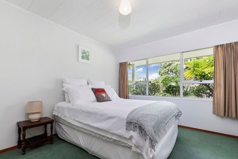 Photo of property in 39 Harbour View Road, Point Wells, 0986