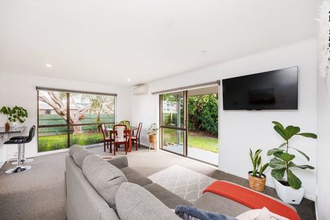 Photo of property in 19a Colonial Place, Kelvin Grove, Palmerston North, 4414