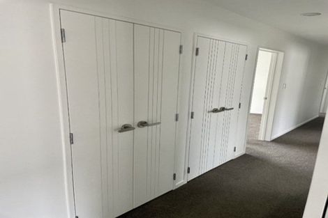 Photo of property in 20 Papa Orchard Drive, Kumeu, 0810