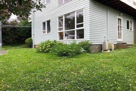 Photo of property in 2/17 Huntingdon Street, Northland, Wellington, 6012