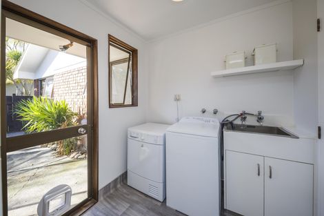 Photo of property in 28 Pencarrow Street, Highbury, Palmerston North, 4412