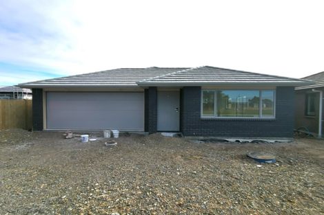 Photo of property in 5 Moemoea Avenue, Kumeu, 0810