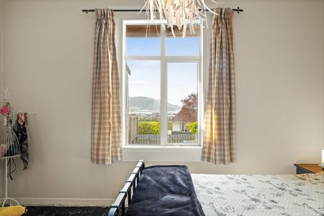 Photo of property in 10 Eglinton Road, The Glen, Dunedin, 9011