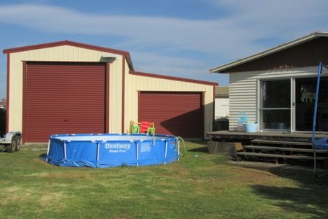 Photo of property in 2 Kowhai Avenue, Edgecumbe, 3120