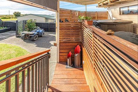 Photo of property in 10 Okiwa Terrace, Waiinu Beach, Whanganui, 4588