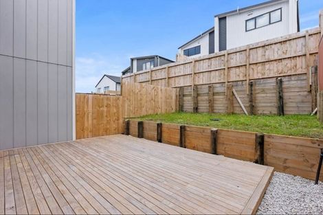 Photo of property in 5a Frontier Lane, Flat Bush, Auckland, 2019