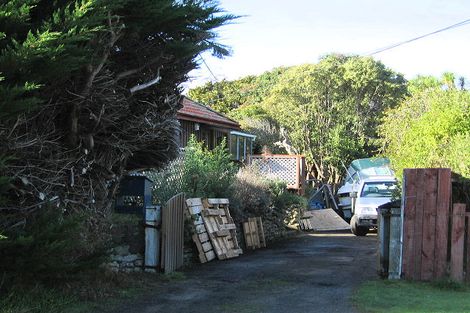 Photo of property in 6 Henare Street, Waikanae Beach, Waikanae, 5036