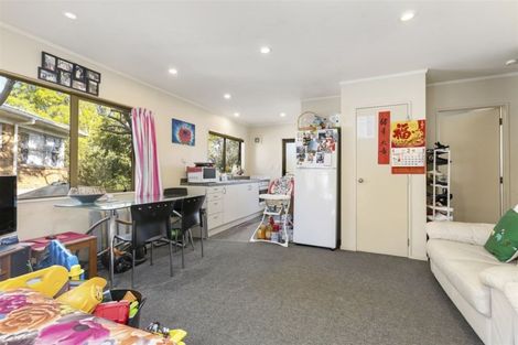 Photo of property in 11a Hamilton Place, Glenfield, Auckland, 0629