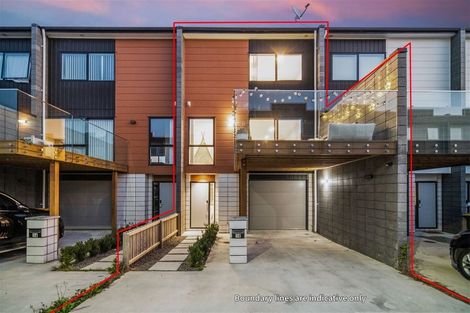 Photo of property in 18 Meritage Lane, Te Atatu South, Auckland, 0610