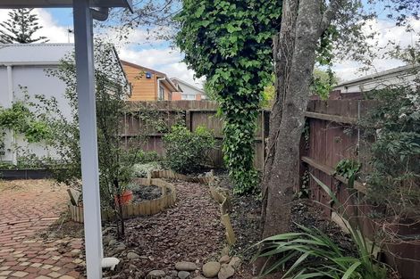 Photo of property in 9 Titirangi Road, New Lynn, Auckland, 0600