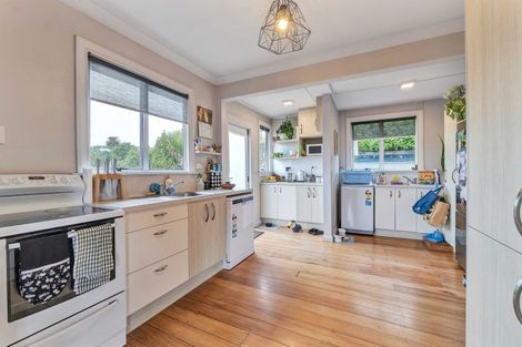 Photo of property in 79 Mangorei Road, Strandon, New Plymouth, 4312