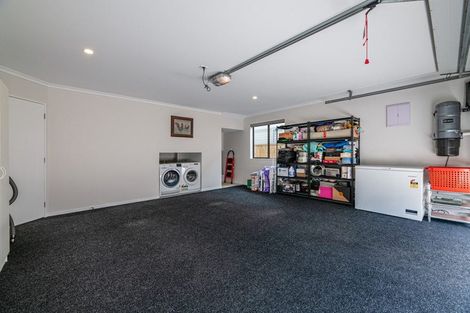 Photo of property in 73a Granville Drive, Massey, Auckland, 0614