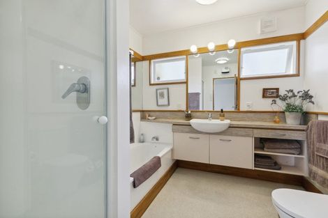 Photo of property in 8 Simla Crescent, Khandallah, Wellington, 6035