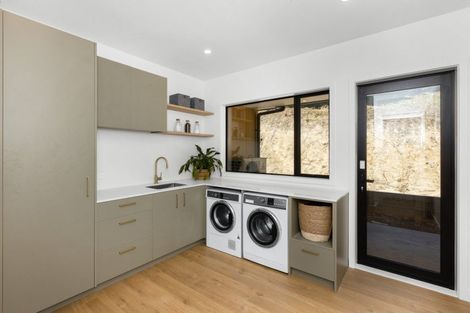 Photo of property in 4 Te Roera Drive, Taradale, Napier, 4112