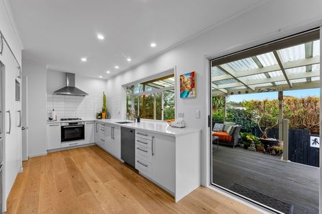 Photo of property in 21 Hastings Road, Mairangi Bay, Auckland, 0630