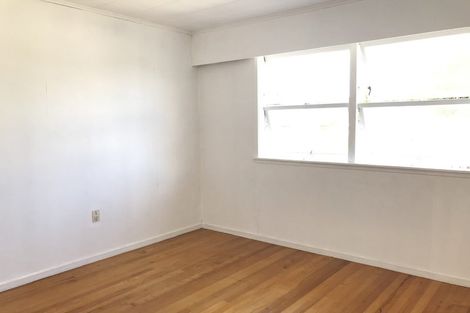 Photo of property in 121 Vodanovich Road, Te Atatu South, Auckland, 0610