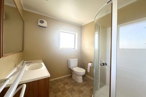Photo of property in 3 Beulah Avenue, Rothesay Bay, Auckland, 0630