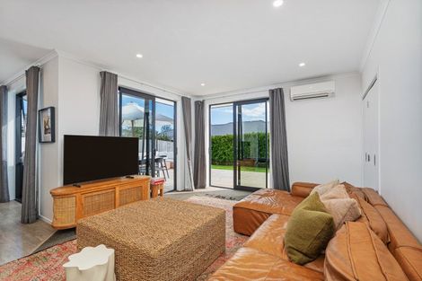 Photo of property in 5 Victoria Street, Coromandel, 3506