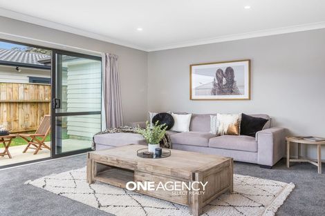 Photo of property in 27 Moonsail Drive, Whitby, Porirua, 5024