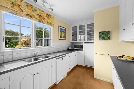 Photo of property in 43 James Cook Street, Havelock North, 4130