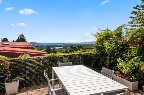 Photo of property in 2 Exeter Place, Tihiotonga, Rotorua, 3015