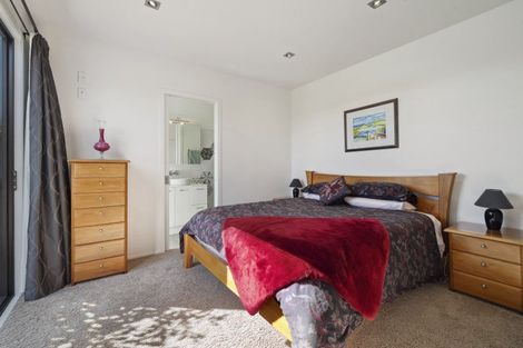 Photo of property in 9 Pukenamu Road, Rainbow Point, Taupo, 3330