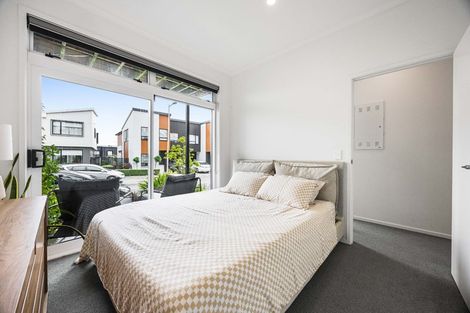 Photo of property in 25 Marine Parade, Hobsonville, Auckland, 0616