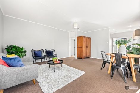 Photo of property in 2f2- Bentinck Street, Wallaceville, Upper Hutt, 5018