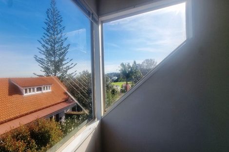 Photo of property in 2/86 Birkenhead Avenue, Birkenhead, Auckland, 0626